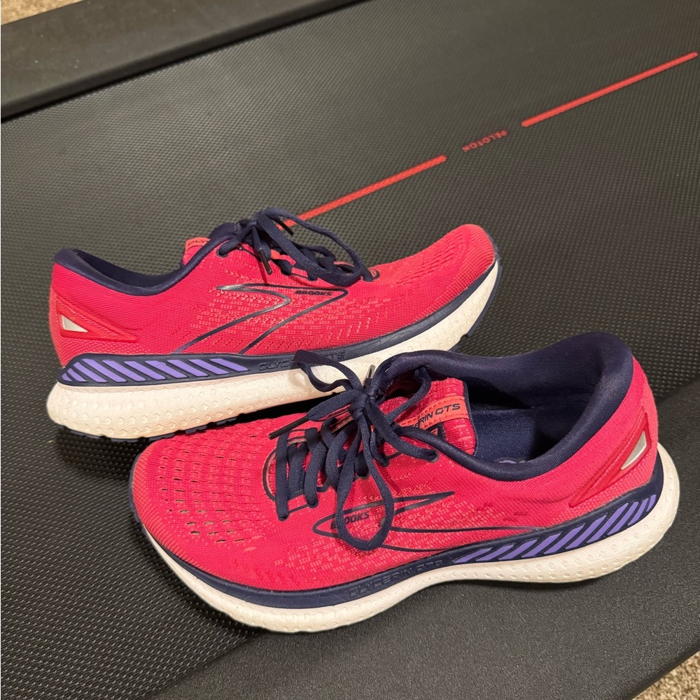 Brooks Women's Glycerin 19 Pink and Navy running shoes, barely worn